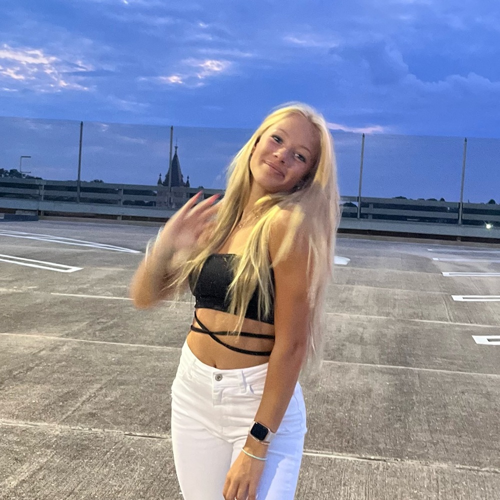 Meet your Posher, Mariel